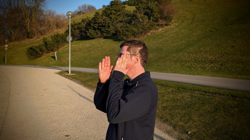 Andreas Klingler von der Seite im Olympiapark München